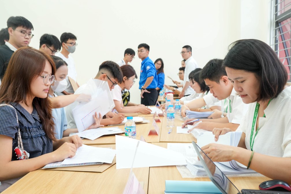 Hơn 700 tân sinh viên QH.2026.Y chính thức gia nhập ngôi nhà chung VNU-UMP tại Hòa Lạc